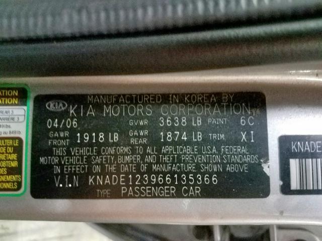 KNADE123966135366 - 2006 KIA RIO SILVER photo 10