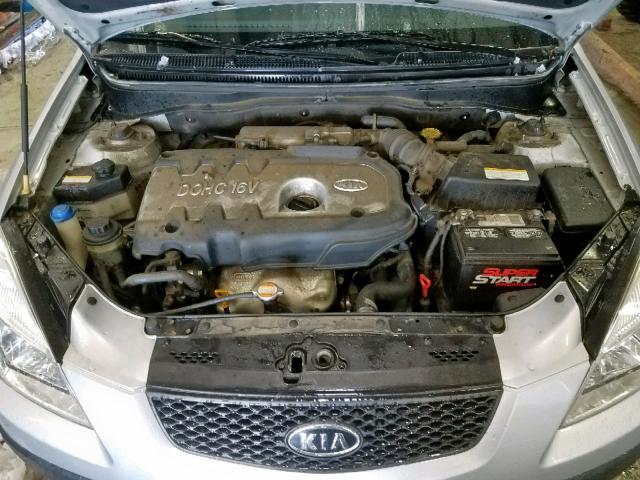 KNADE123966135366 - 2006 KIA RIO SILVER photo 7