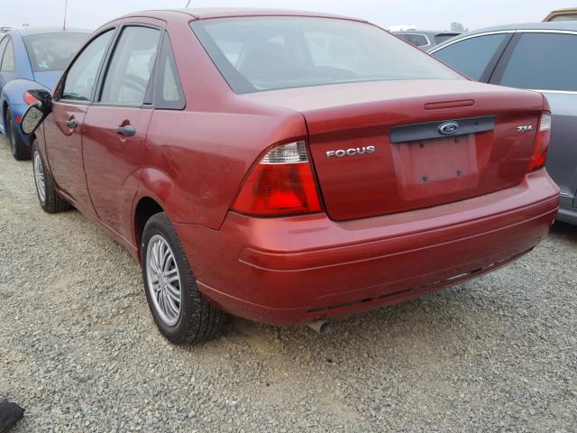 1FAFP34N25W242263 - 2005 FORD FOCUS ZX4 MAROON photo 3