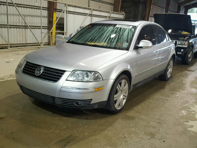 WVWAD63B65E052574 - 2005 VOLKSWAGEN PASSAT GLS SILVER photo 2