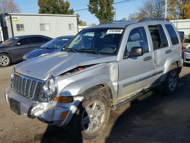 1J8GL58K25W711480 - 2005 JEEP LIBERTY LI SILVER photo 2