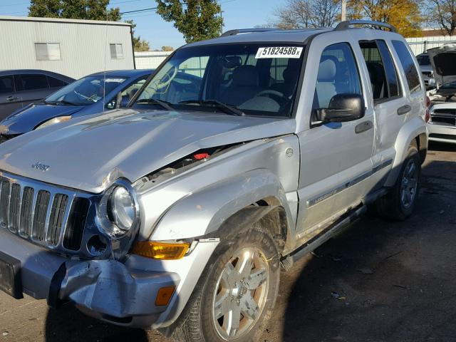 1J8GL58K25W711480 - 2005 JEEP LIBERTY LI SILVER photo 9