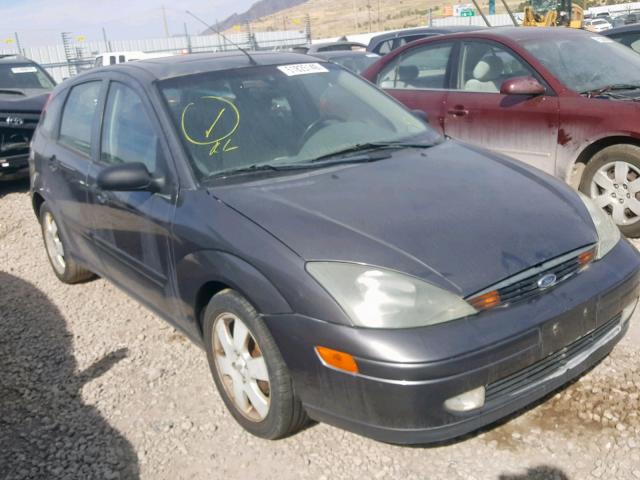 3FAFP373X2R117150 - 2002 FORD FOCUS ZX5 GRAY photo 1