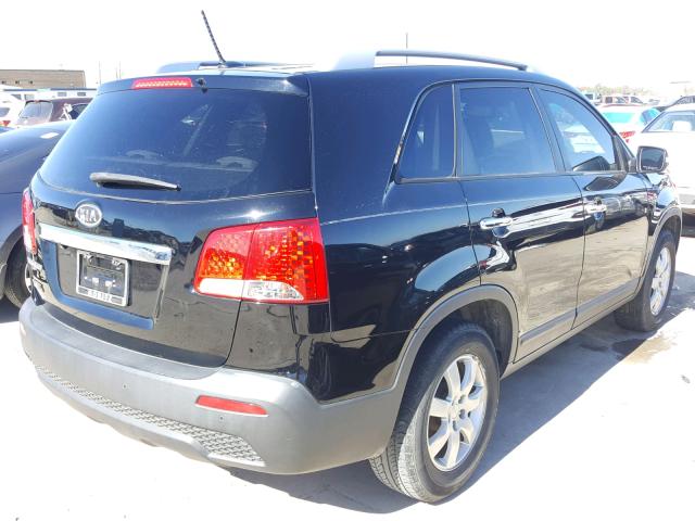 5XYKT4A13BG104400 - 2011 KIA SORENTO BA BLACK photo 4