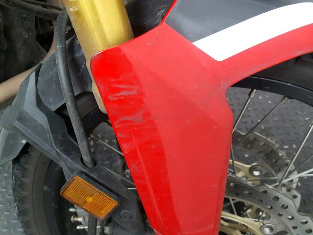 JH2SD0443HK100241 - 2017 HONDA CRF1000 RED photo 16