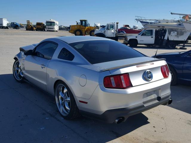 1ZVBP8CF1B5127720 - 2011 FORD MUSTANG GT SILVER photo 3