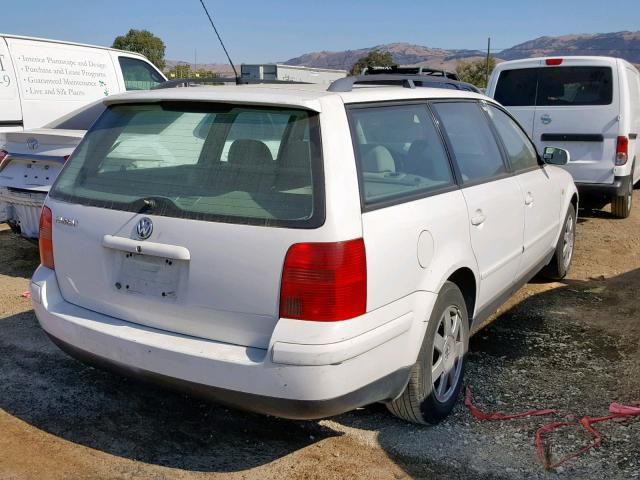 WVWNA23B9YE130028 - 2000 VOLKSWAGEN PASSAT GLS WHITE photo 4