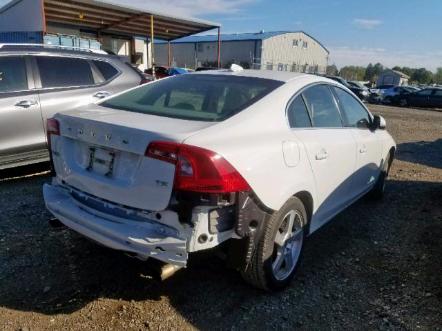 YV1622FS5C2096204 - 2012 VOLVO S60 T5 WHITE photo 4