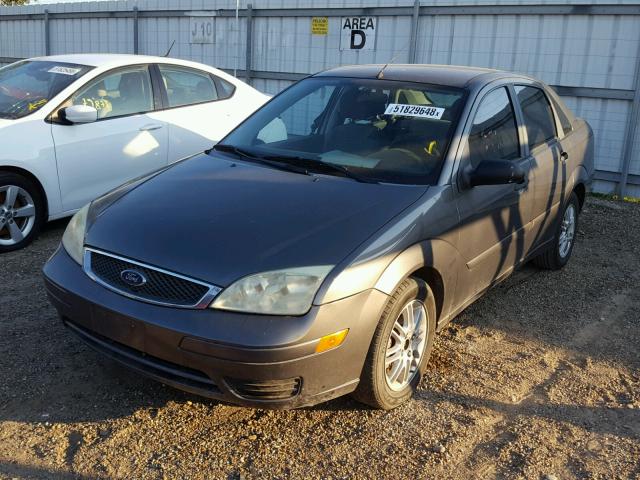 1FAFP34N07W342140 - 2007 FORD FOCUS ZX4 CHARCOAL photo 2