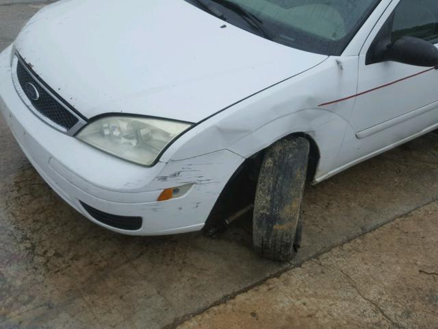 1FAFP34N97W122964 - 2007 FORD FOCUS ZX4 WHITE photo 9