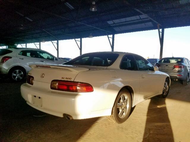 JT8CD32Z1W1003733 - 1998 LEXUS SC 300 WHITE photo 4