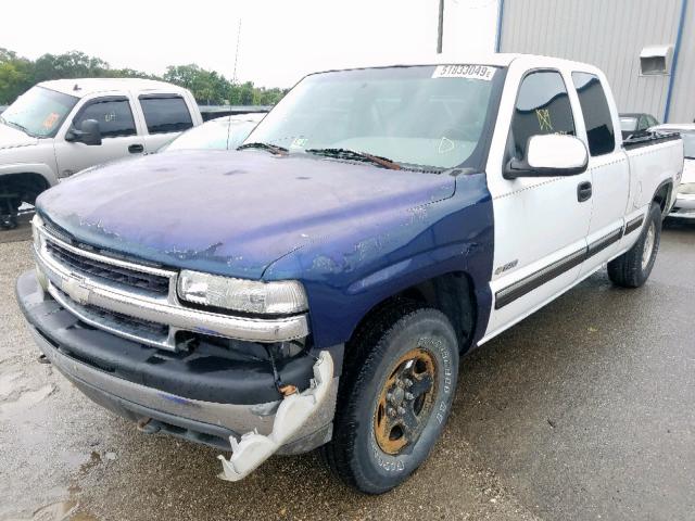 2GCEK19TX21217386 - 2002 CHEVROLET SILVERADO WHITE photo 2