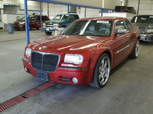 2C3KA63H87H833727 - 2007 CHRYSLER 300C RED photo 2