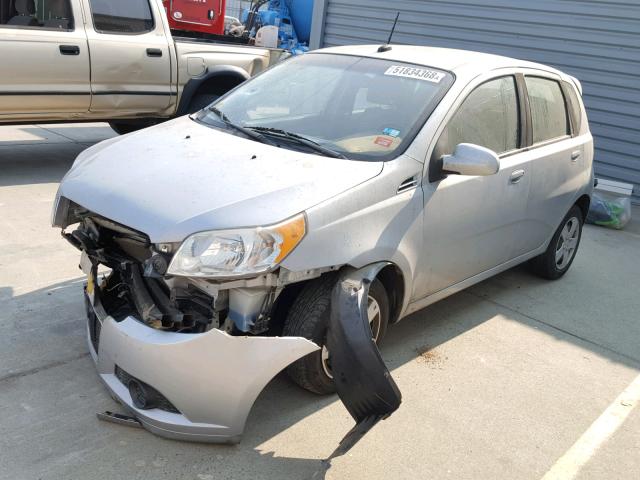 KL1TD6DE5AB049699 - 2010 CHEVROLET AVEO LS SILVER photo 2