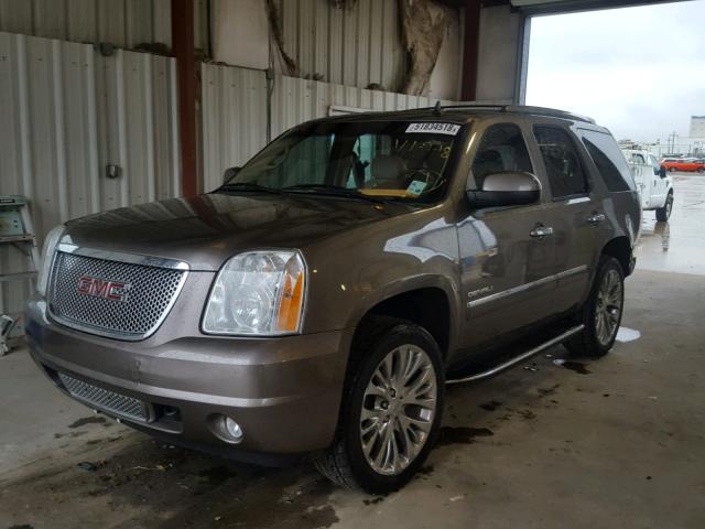 1GKS2EEF8DR240089 - 2013 GMC YUKON DENA BROWN photo 2