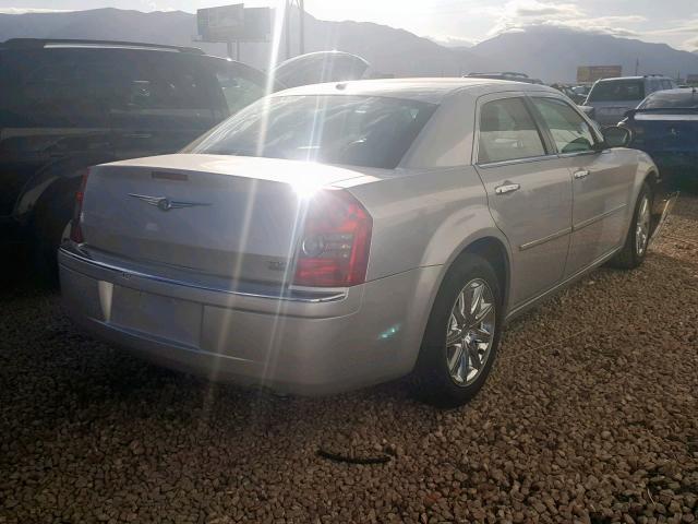 2C3CA3CV7AH221549 - 2010 CHRYSLER 300 LIMITE SILVER photo 4