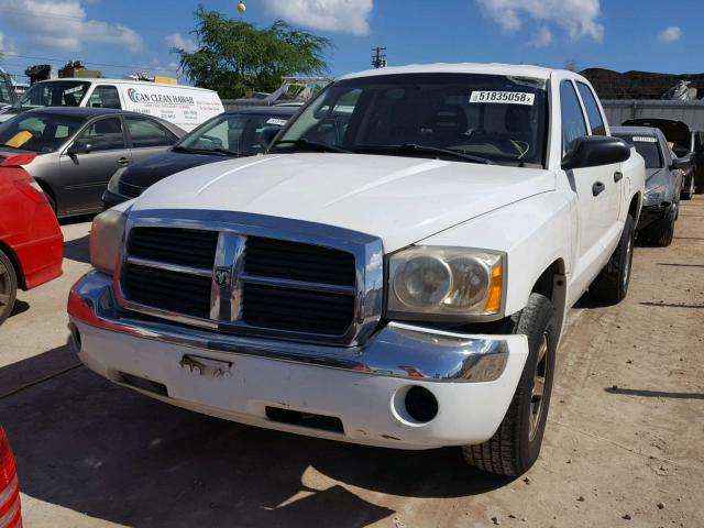 1D7HE48N47S198680 - 2007 DODGE DAKOTA QUA WHITE photo 2