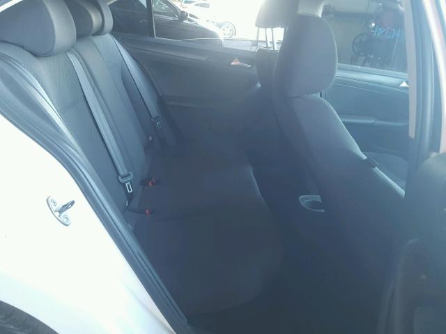 3VW2K7AJXDM353056 - 2013 VOLKSWAGEN JETTA BASE Սպիտակ լուսանկար 6