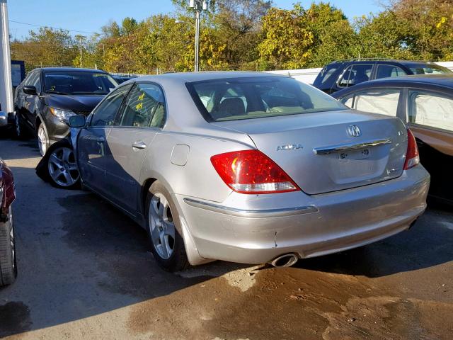 JH4KB166X7C001295 - 2007 ACURA RL SILVER photo 3