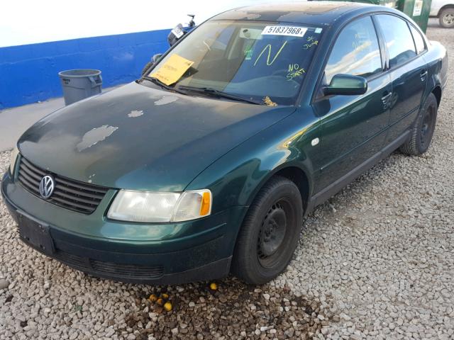 WVWAH63B61P018900 - 2001 VOLKSWAGEN PASSAT GLS GREEN photo 2