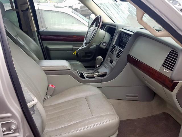 5LMEU78H23ZJ20307 - 2003 LINCOLN AVIATOR ვერცხლისფერი ფოტო 5