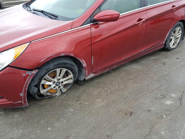 5NPEB4AC9DH642662 - 2013 HYUNDAI SONATA GLS MAROON photo 9