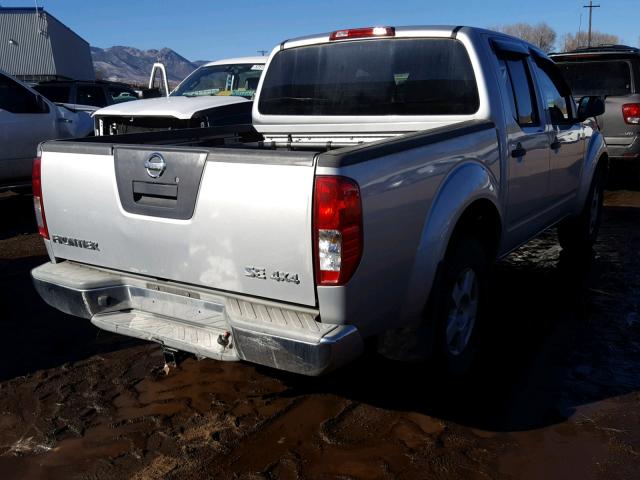 1N6AD07W67C413081 - 2007 NISSAN FRONTIER C SILVER photo 4