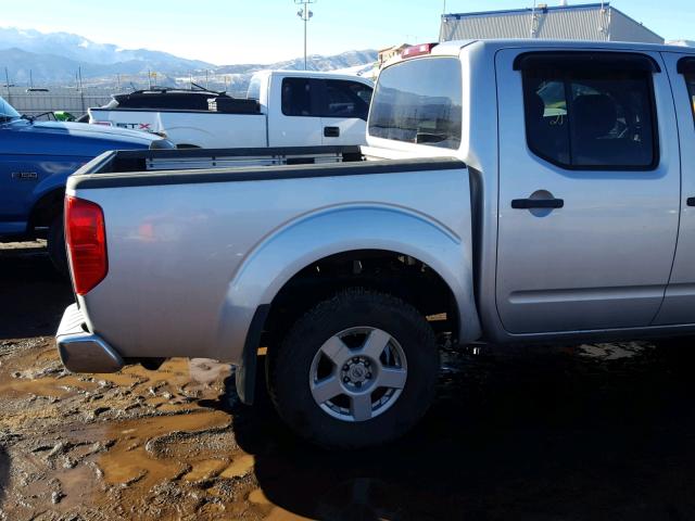 1N6AD07W67C413081 - 2007 NISSAN FRONTIER C SILVER photo 9