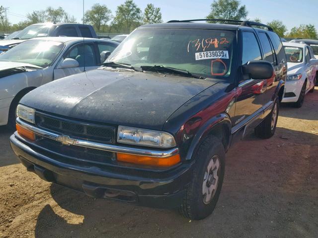 1GNDT13X34K169468 - 2004 CHEVROLET BLAZER BLACK photo 2