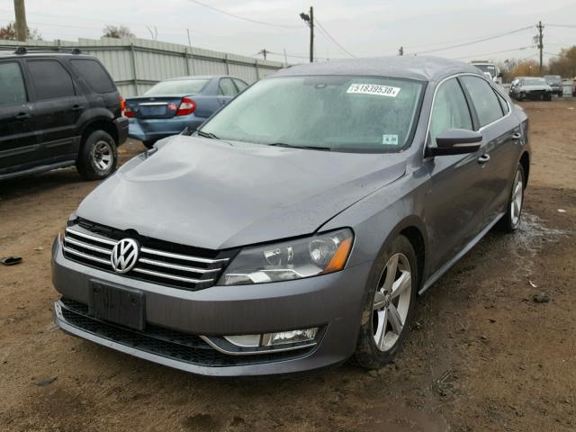 1VWAT7A38FC099782 - 2015 VOLKSWAGEN PASSAT S GRAY photo 2