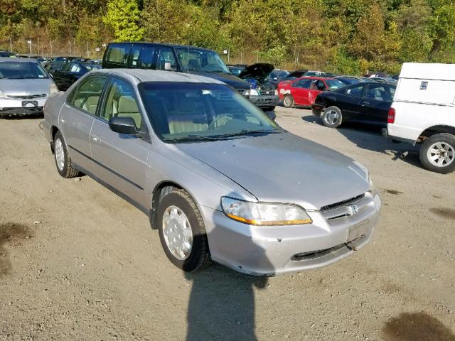 1HGCG6650XA147925 - 1999 HONDA ACCORD LX SILVER photo 1