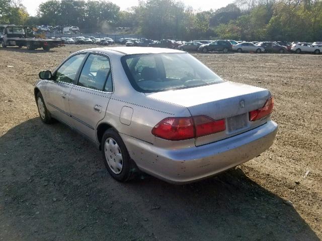 1HGCG6650XA147925 - 1999 HONDA ACCORD LX SILVER photo 3