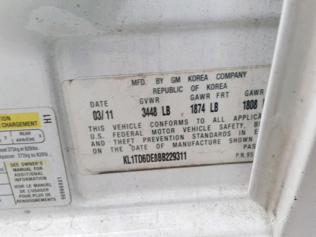 KL1TD6DE8BB229311 - 2011 CHEVROLET AVEO LS WHITE photo 10