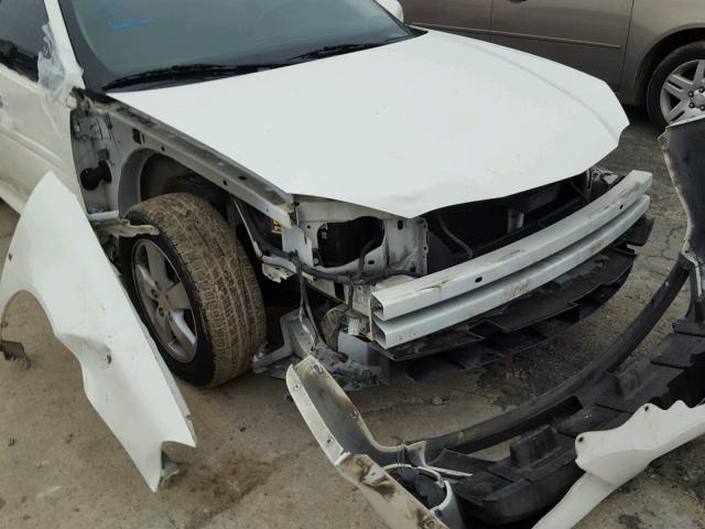 2G2WP552381105570 - 2008 PONTIAC GRAND PRIX WHITE photo 9