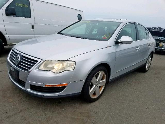 WVWAK73C18P072499 - 2008 VOLKSWAGEN PASSAT KOM SILVER photo 2