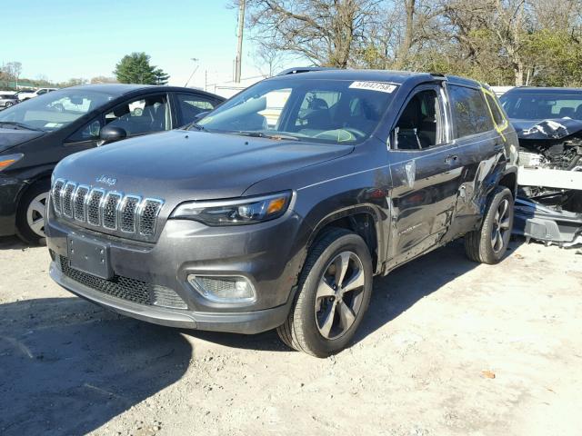 1C4PJMDN1KD169562 - 2019 JEEP CHEROKEE L GRAY photo 2