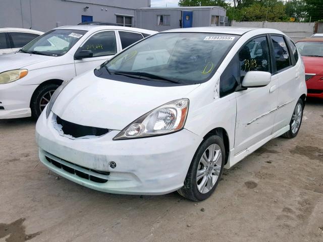 JHMGE8H54BS006596 - 2011 HONDA FIT SPORT WHITE photo 2