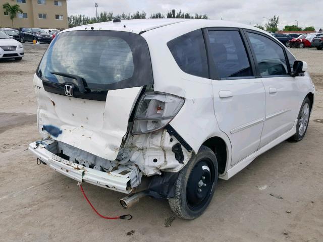 JHMGE8H54BS006596 - 2011 HONDA FIT SPORT WHITE photo 4