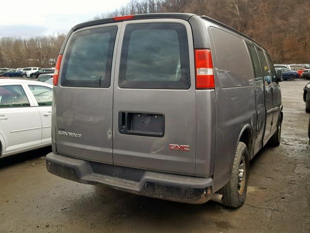 1GTFG15X161220400 - 2006 GMC SAVANA G15 GRAY photo 4