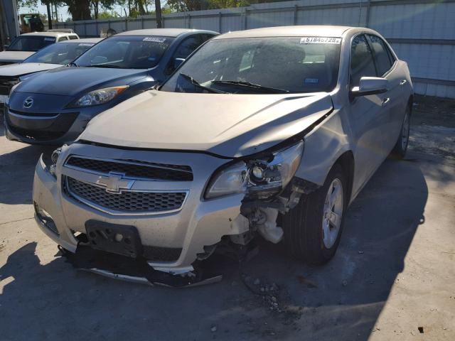1G11C5SA1DF219141 - 2013 CHEVROLET MALIBU 1LT ბეჟი ფოტო 2