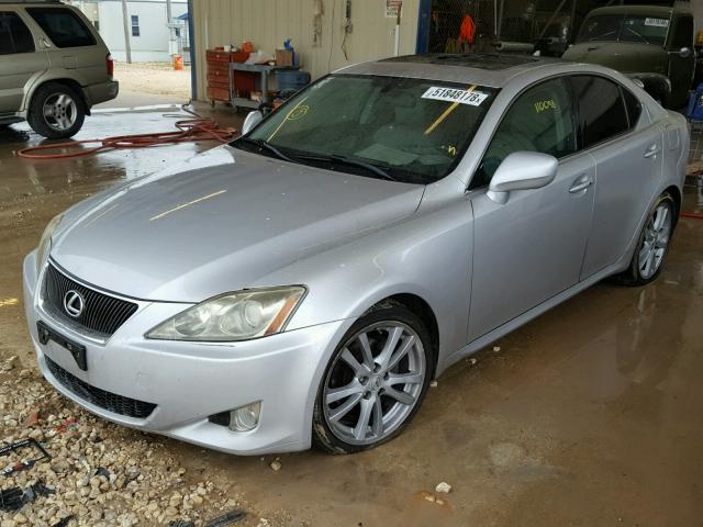 JTHBK262875037476 - 2007 LEXUS IS 250 SILVER photo 2