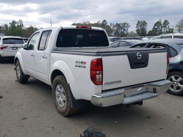 1N6AD07U67C465406 - 2007 NISSAN FRONTIER C WHITE photo 3