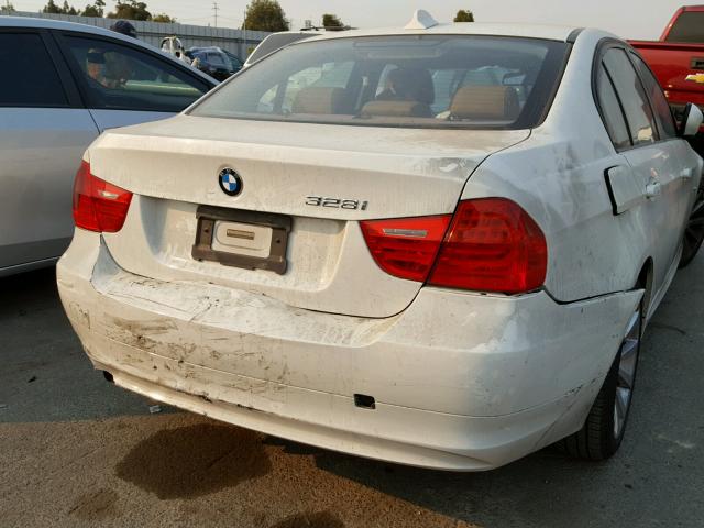 WBAPH5G50BNM71977 - 2011 BMW 328 I SULE WHITE photo 4