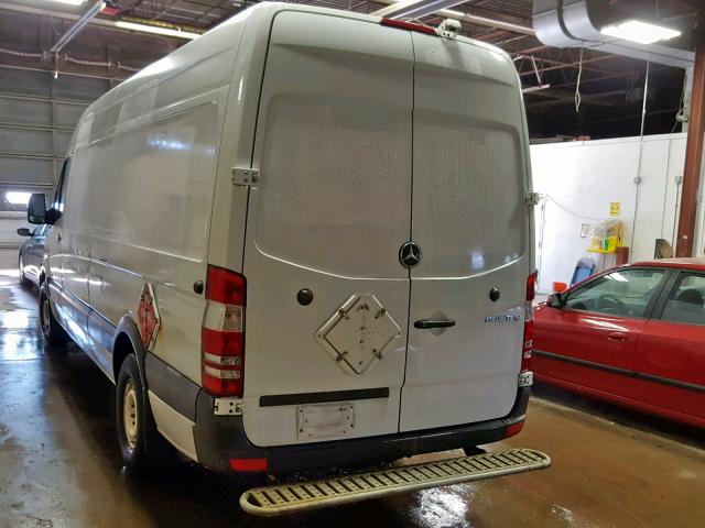 WD3PE8CB0C5704146 - 2012 MERCEDES-BENZ SPRINTER 2 WHITE photo 3