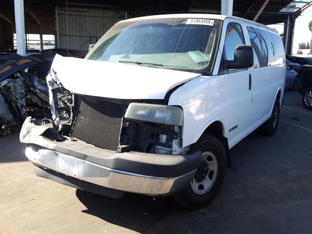 1GJHG35U351237815 - 2005 GMC SAVANA G35 WHITE photo 2