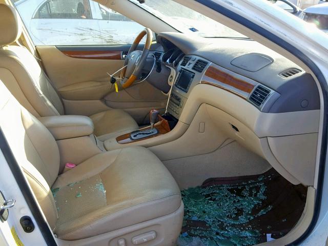 JTHBA30G055137596 - 2005 LEXUS ES 330 WHITE photo 5