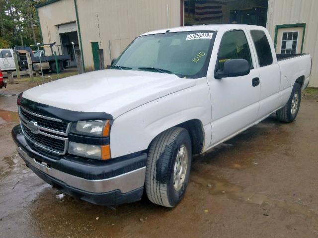 1GCEC19X66Z265559 - 2006 CHEVROLET SILVERADO WHITE photo 2