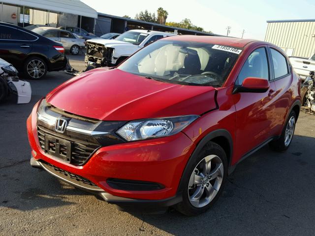 3CZRU5H32JM715443 - 2018 HONDA HR-V LX RED photo 2