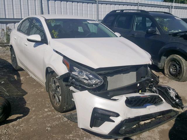 3KPF54AD6KE082203 - 2019 KIA FORTE EX WHITE photo 1