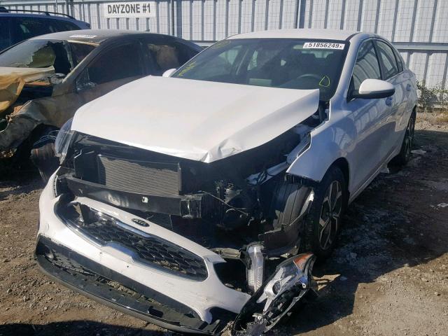 3KPF54AD6KE082203 - 2019 KIA FORTE EX WHITE photo 2